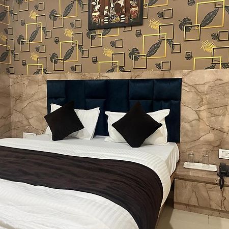 Hotel Sunrise 巴罗达 外观 照片