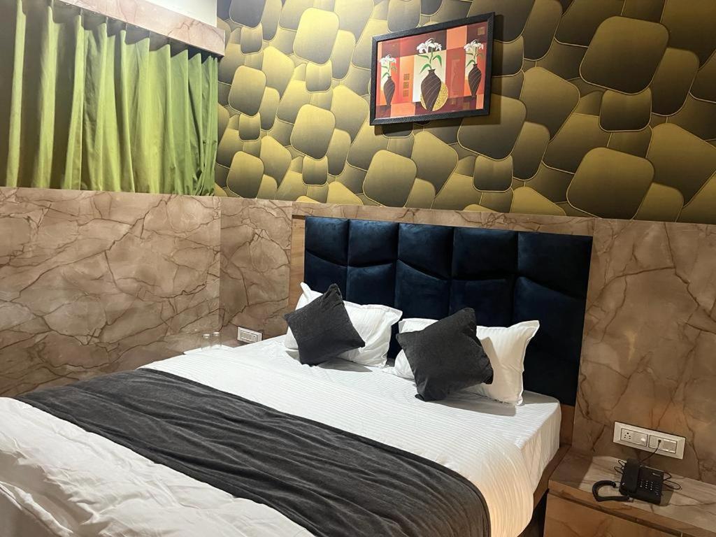 Hotel Sunrise 巴罗达 外观 照片