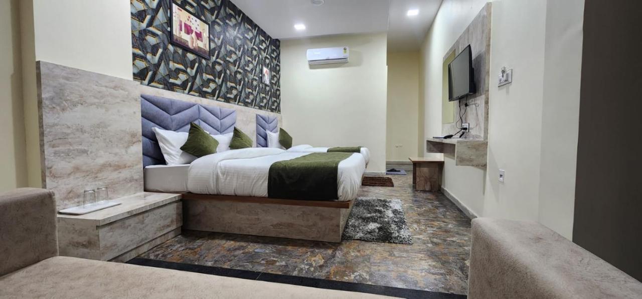 Hotel Sunrise 巴罗达 外观 照片
